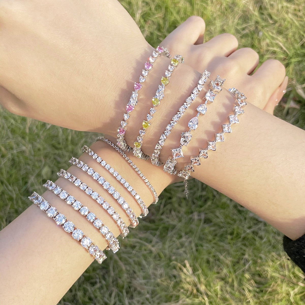 [Clover Jewelery]Luxuriöses, verziertes Tennisarmband im Rundschliff
