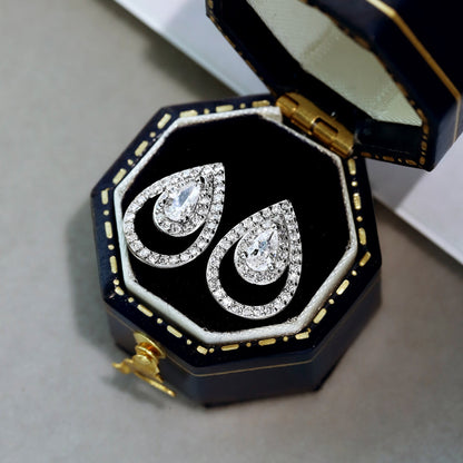 [Clover Jewelry] Funkelnde, zarte Ohrringe in Wassertropfenform für den Alltag