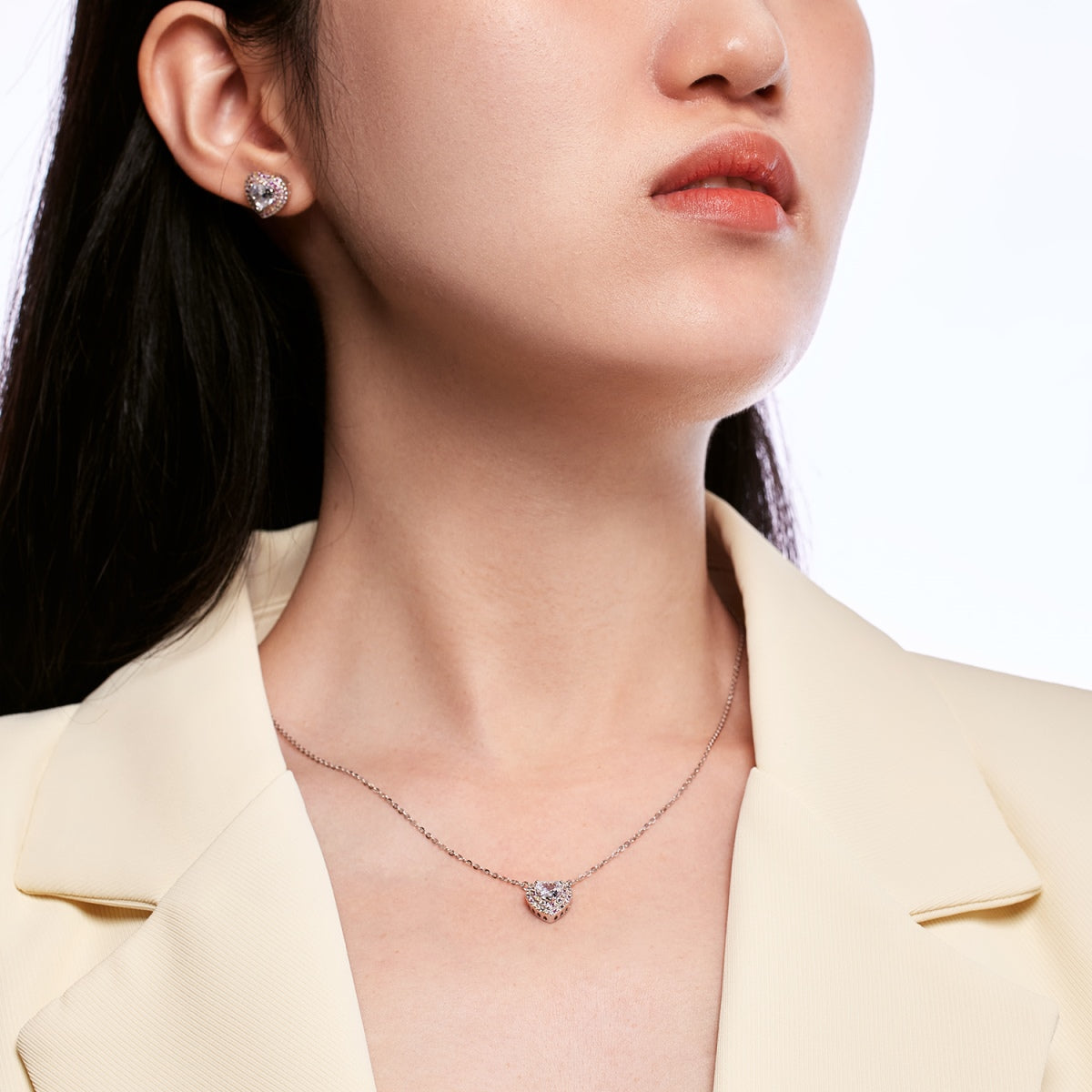 [Clover Jewelery]Dazzling Heart Shape Lover Earrings