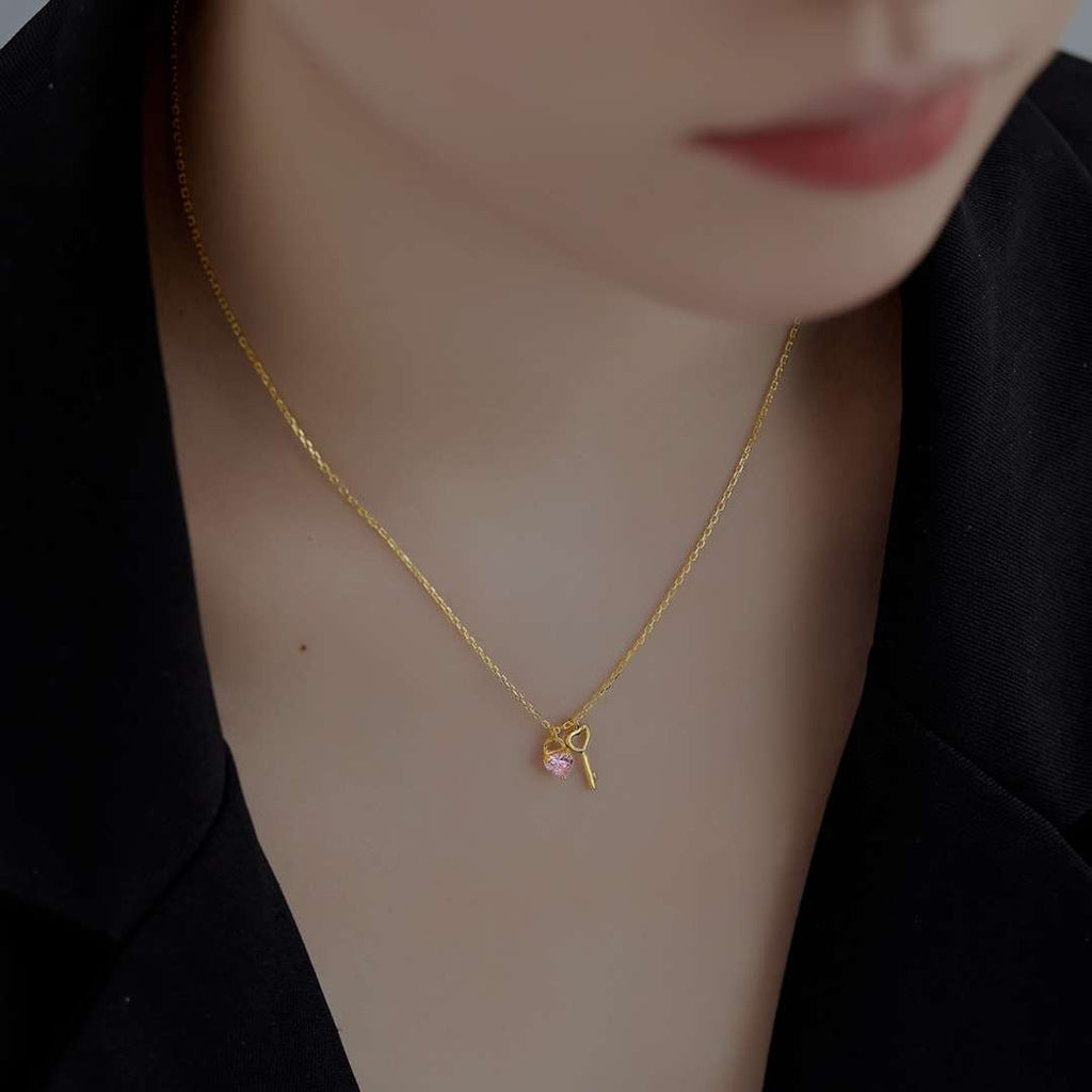 [Clover Jewelry]ユニークハート型キーペンダントネックレス