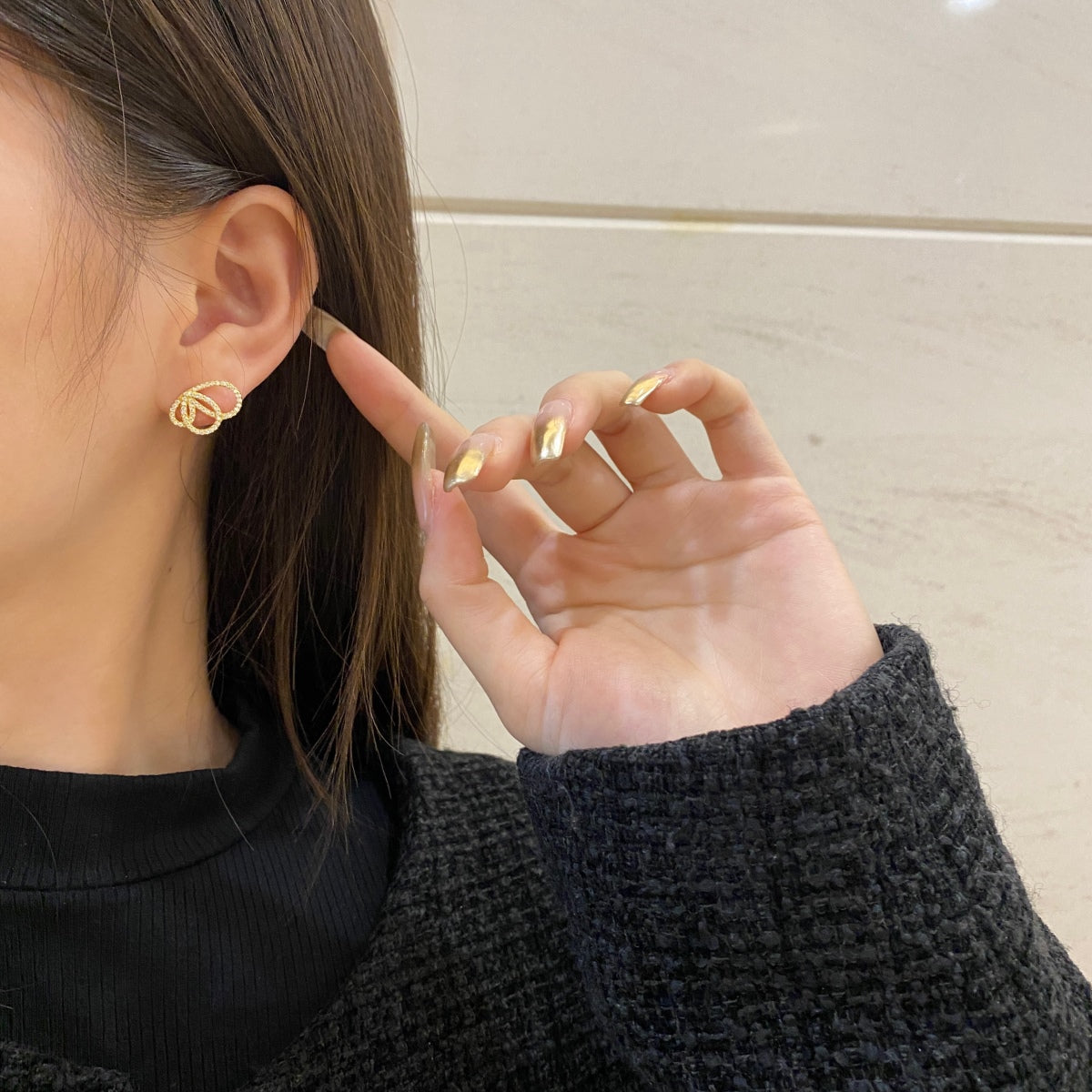 [クローバージュエリー]精巧な蝶の形をしたイヤリング