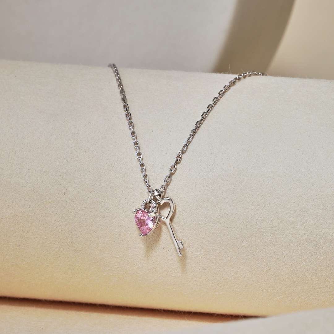 [Clover Jewelery]Unique Heart Shape Key Pendent Necklace