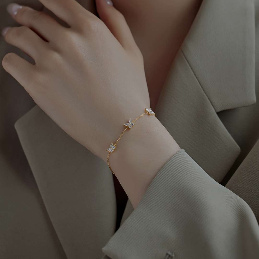 [Clover Jewelery]Radiant Butterfly Shape Necklace