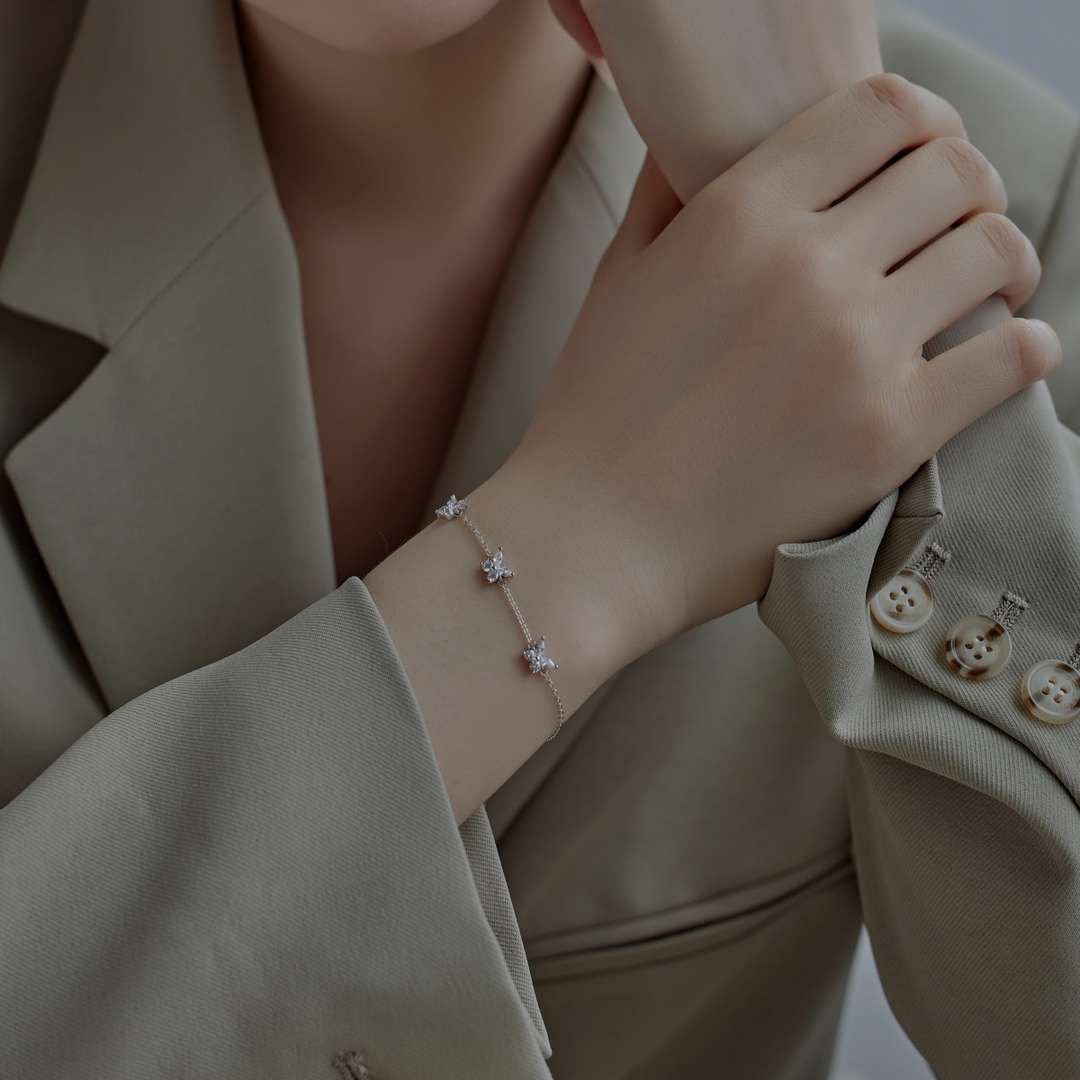 [Clover Jewelery]Radiant Butterfly Shape Necklace