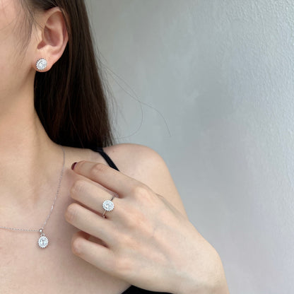 [Clover Jewelry] Zarte, strahlende Ohrringe im Ovalschliff
