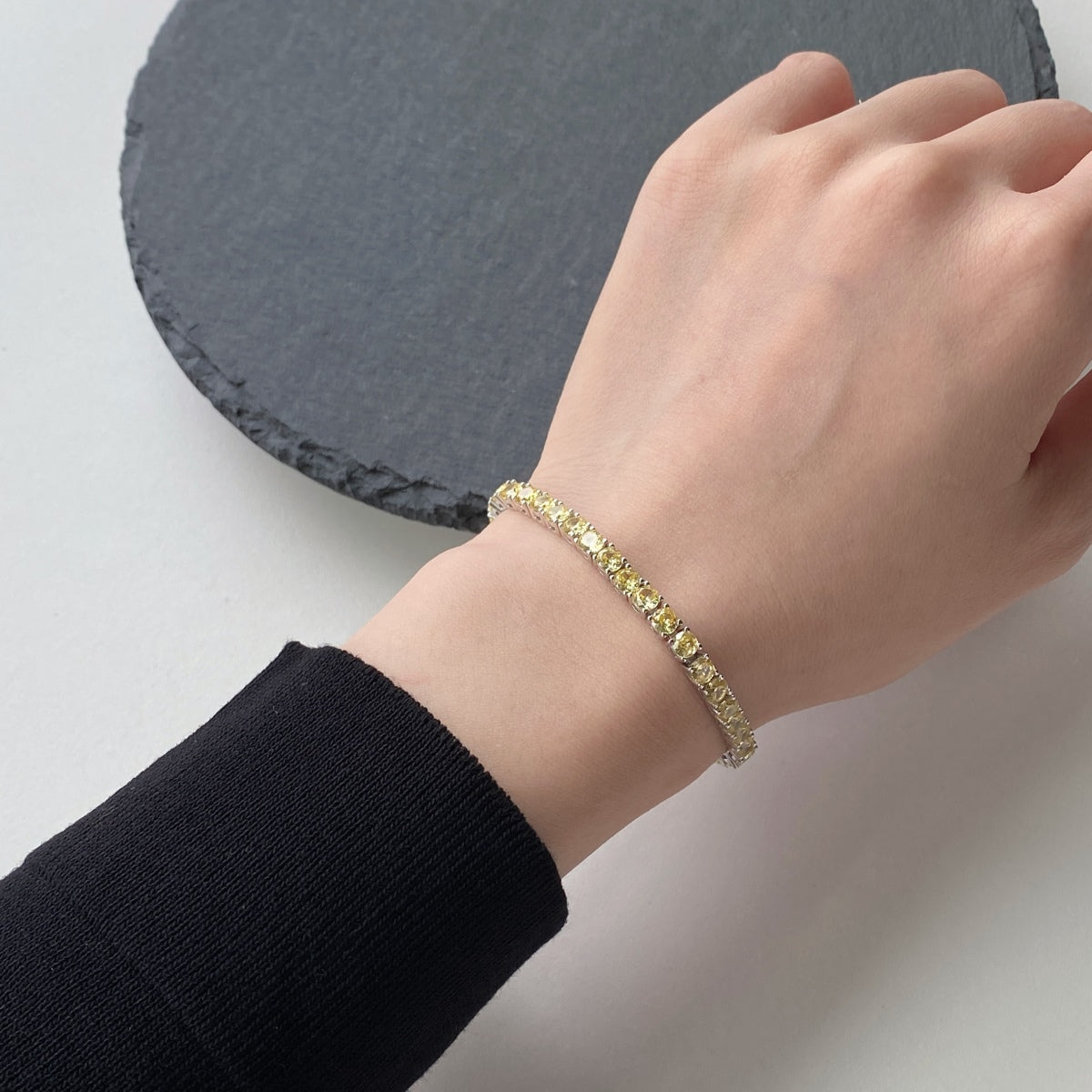 [Clover Jewelry]Ornates funkelndes rundgeschliffenes Tennisarmband