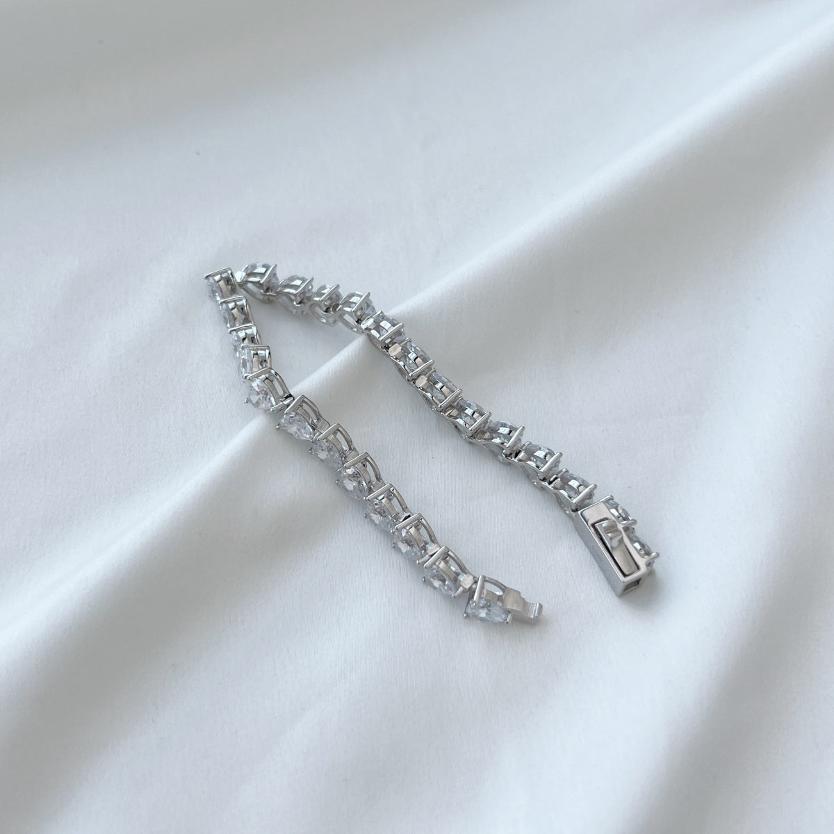 [Clover Jewelry]0.75 Karat Elegantes romantisches Herzform Liebhaber Armband
