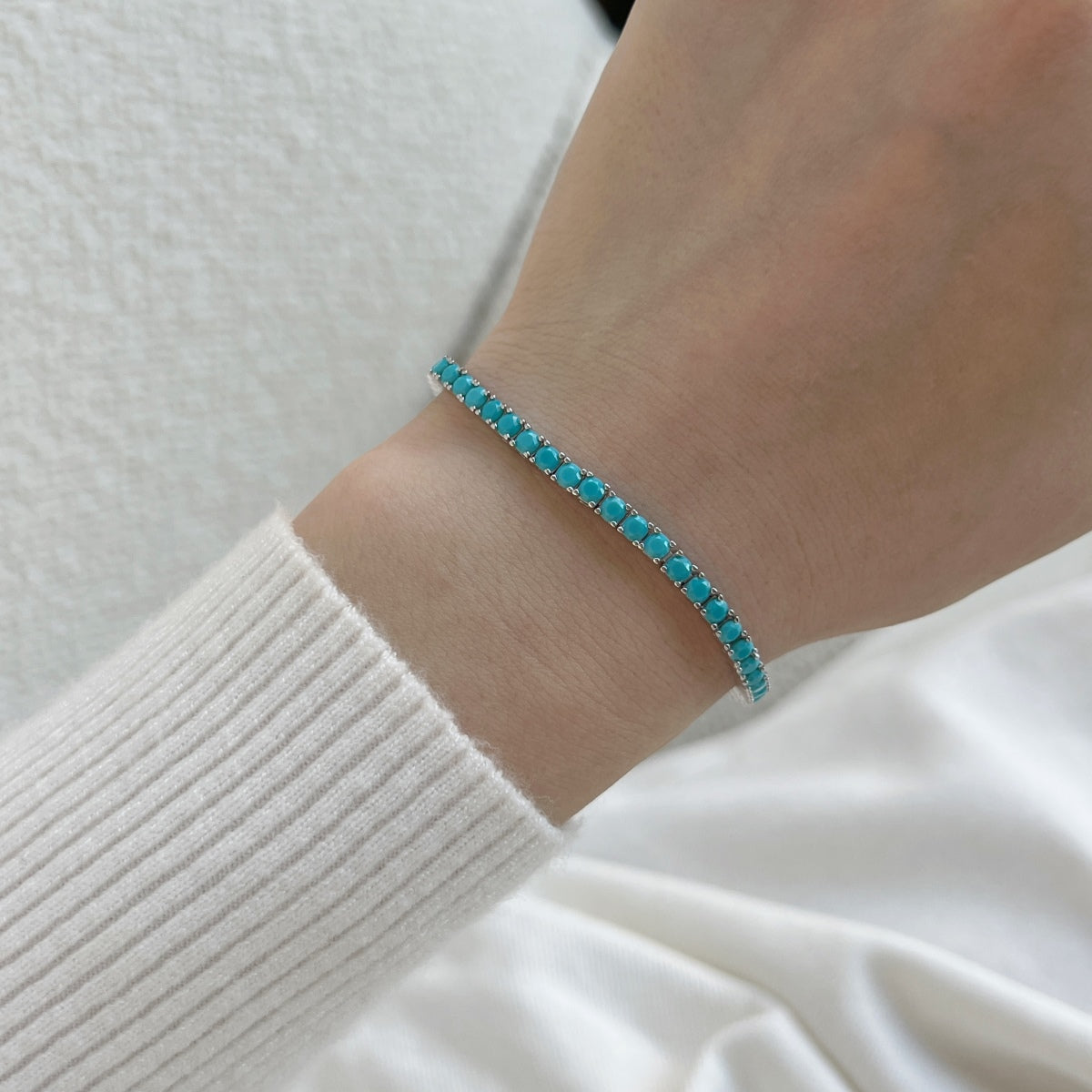 [Clover Jewelry]Zierliches bezauberndes Tennisarmband mit runden Steinen