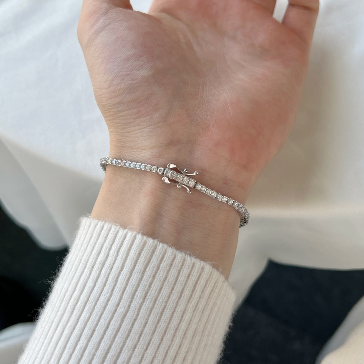 [Clover Jewelry]Schillerndes, exquisites Armband im Rundschliff für den Alltag