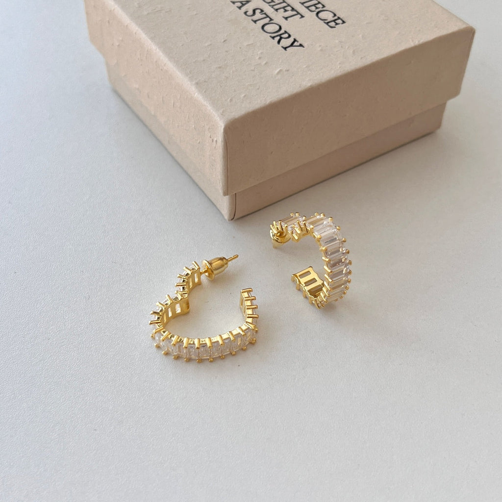 [Clover Jewelry]ラディアントハートカットアウトピアス