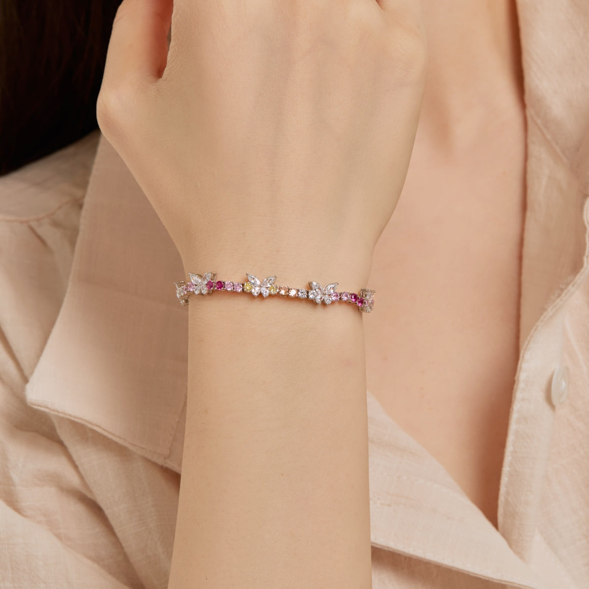 [Clover Jewelery]Ornate Colorful Butterfly Shape Round Cut Daily Bracelet