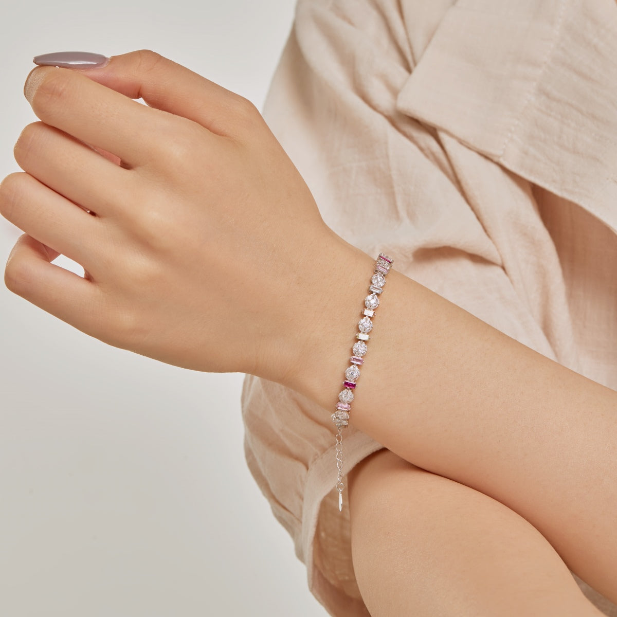 [Clover Jewelery]Radiant Colorful Round Shape Daily Bracelet