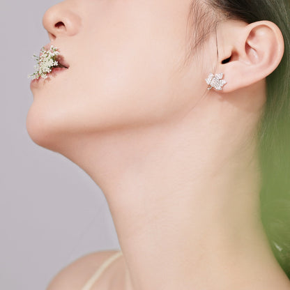 [Clover Jewelry] Exquisite Ohrringe mit Ahornblatt-Design