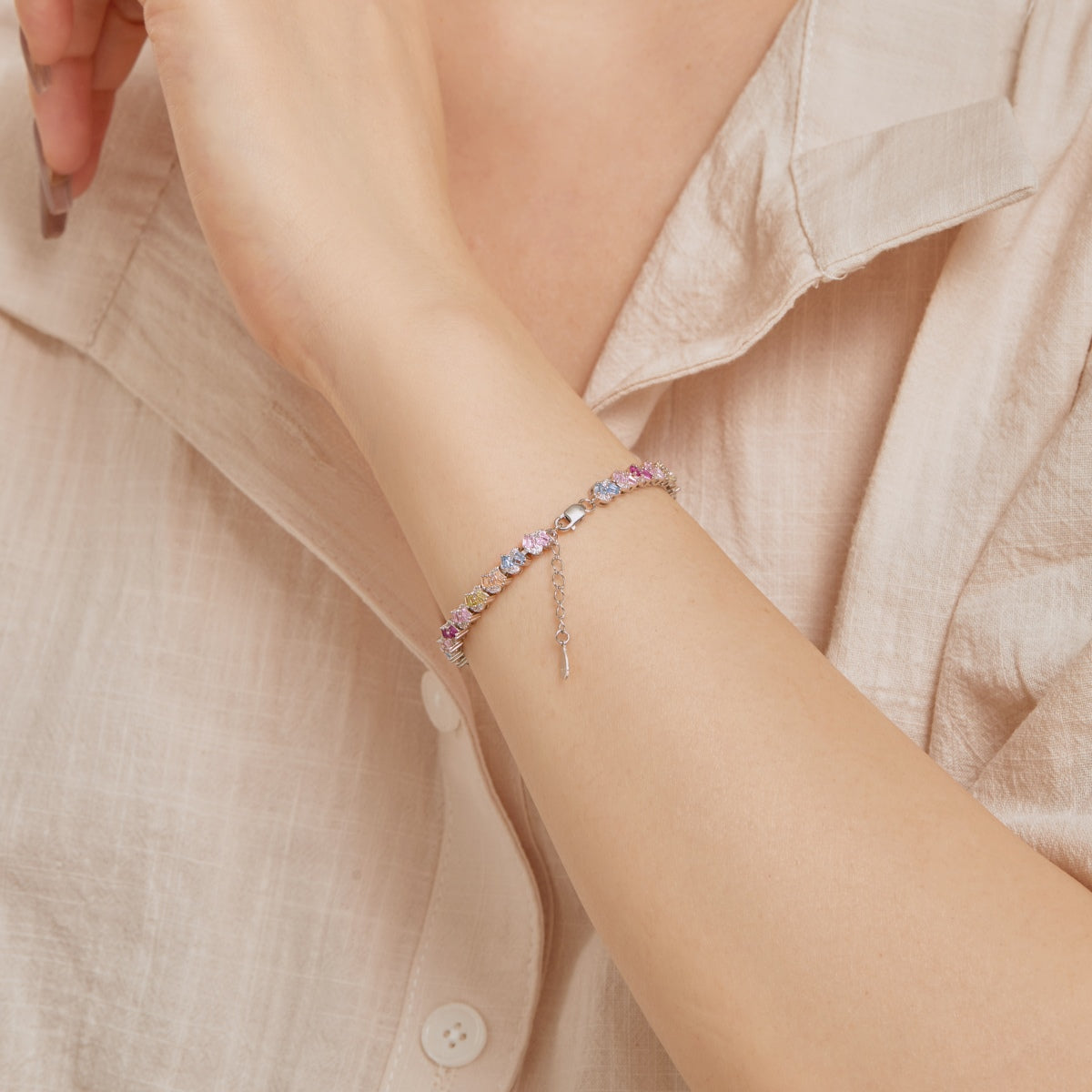 [Clover Jewelery]Ornate Colorful Flower Shape Party Bracelet