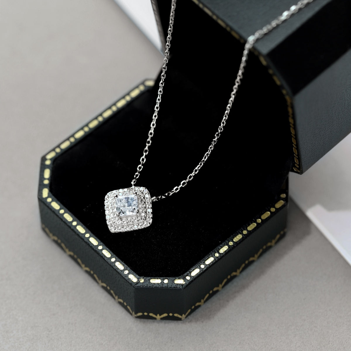 [Clover Jewelery]Sparkling Asscher Cut Necklace