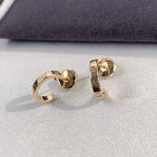 [クローバー・ジュエリー]LOVEピアス 2.65MM ピンクゴールド