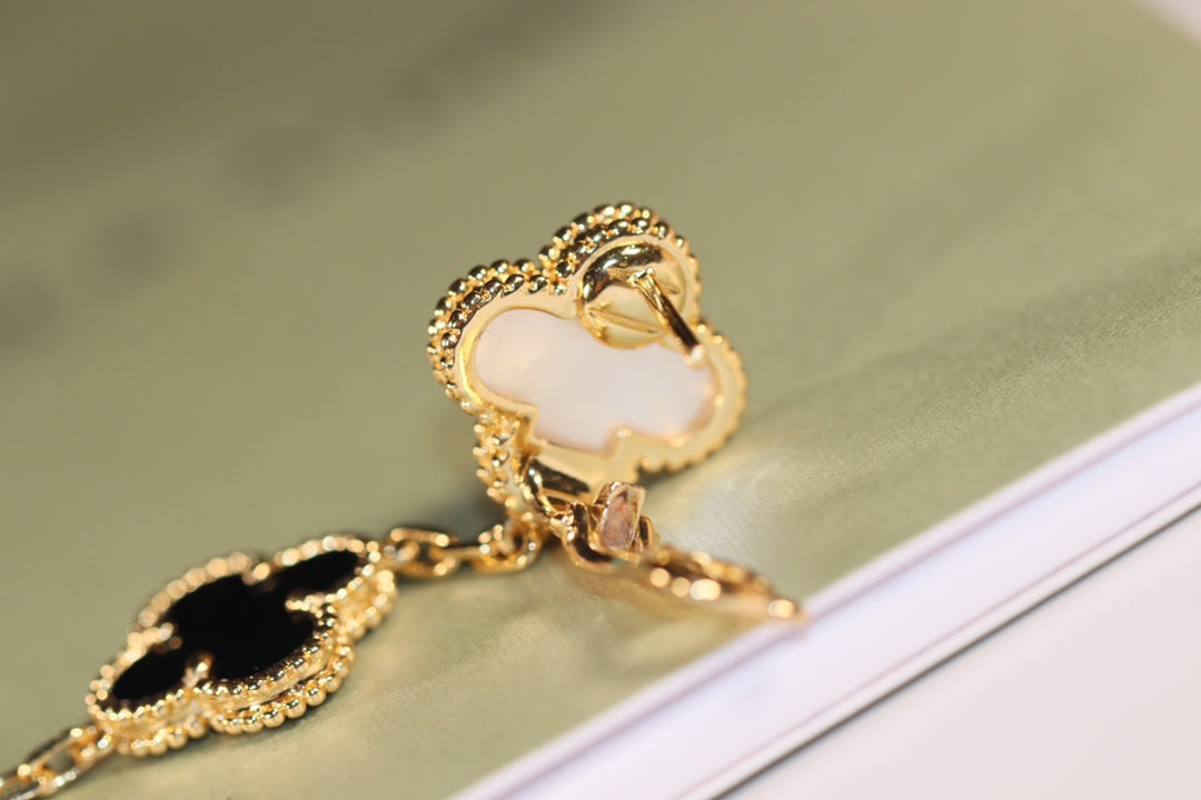[Clover Jewelery]CLOVER EARRINGS GOLD ONYX MOP 3 MOTIF
