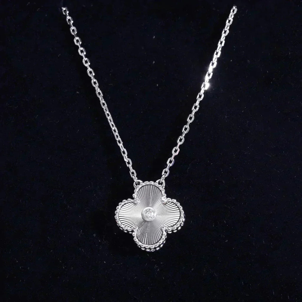 [Clover Jewelry]クローバー 15MM ダイヤモンドレーザーネックレス シルバー