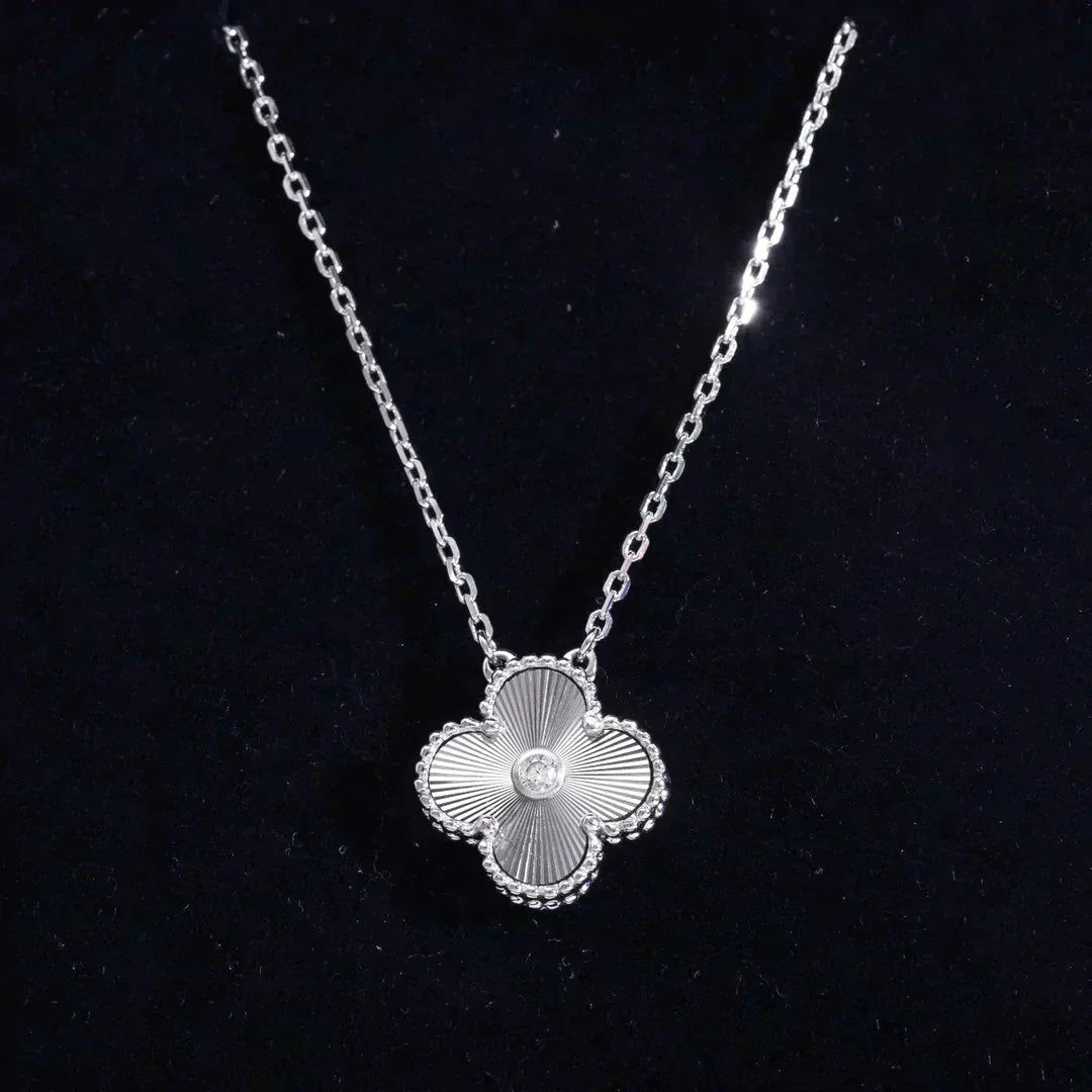 [Clover Jewelery]CLOVER  15MM DIAMOND LASER NECKLACE SILVER