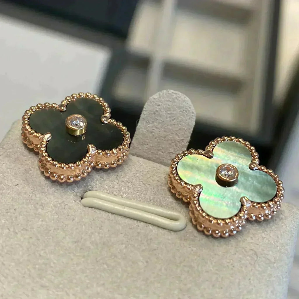 [Clover Jewelry]クローバーミディアム 1モチーフ グレーMOP ダイヤモンドピアス