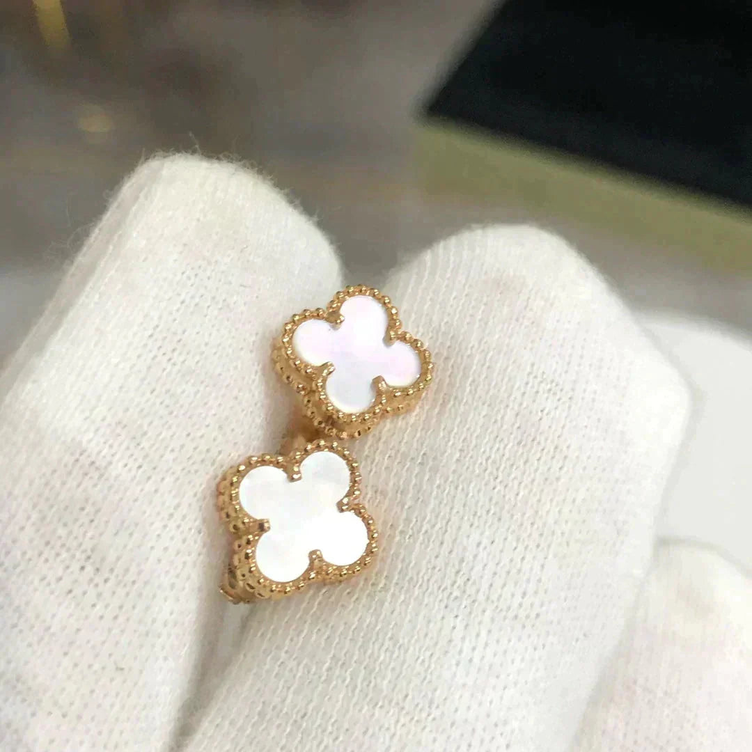 [Clover Jewelery]CLOVER MINI 9.5MM WHITE MOP EARRINGS