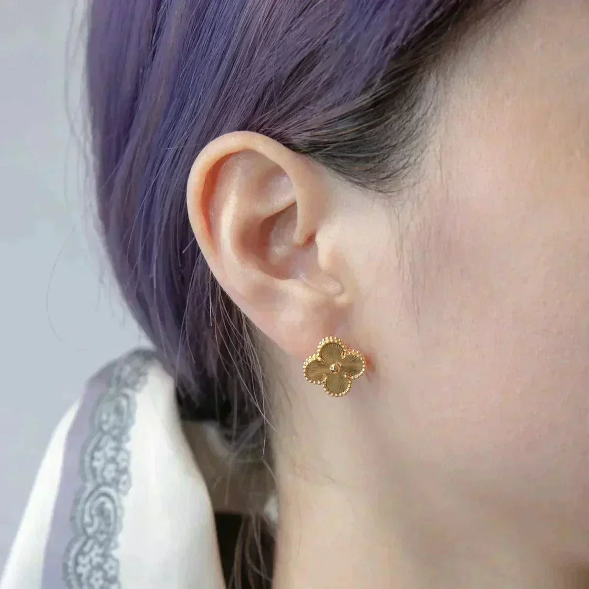 [Clover Jewelery]CLOVER MEDIUM 1 MOTIFS LASER EARRINGS