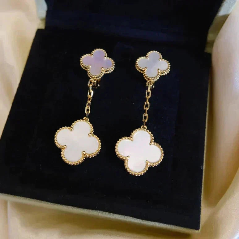 [Clover Jewelry]CLOVER ZWEIMOTIVIGE WEISSE PERLMUTT-OHRRINGE