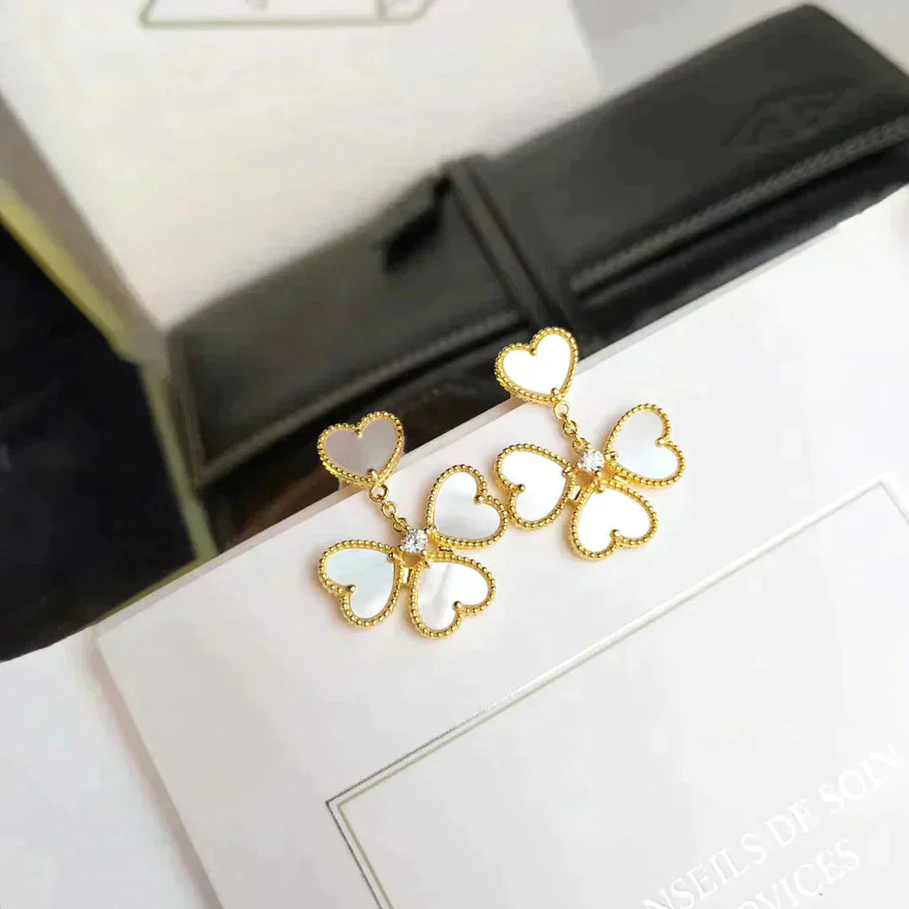 [Clover Jewelry]クローバースウィートホワイトマザーオブパールピアス