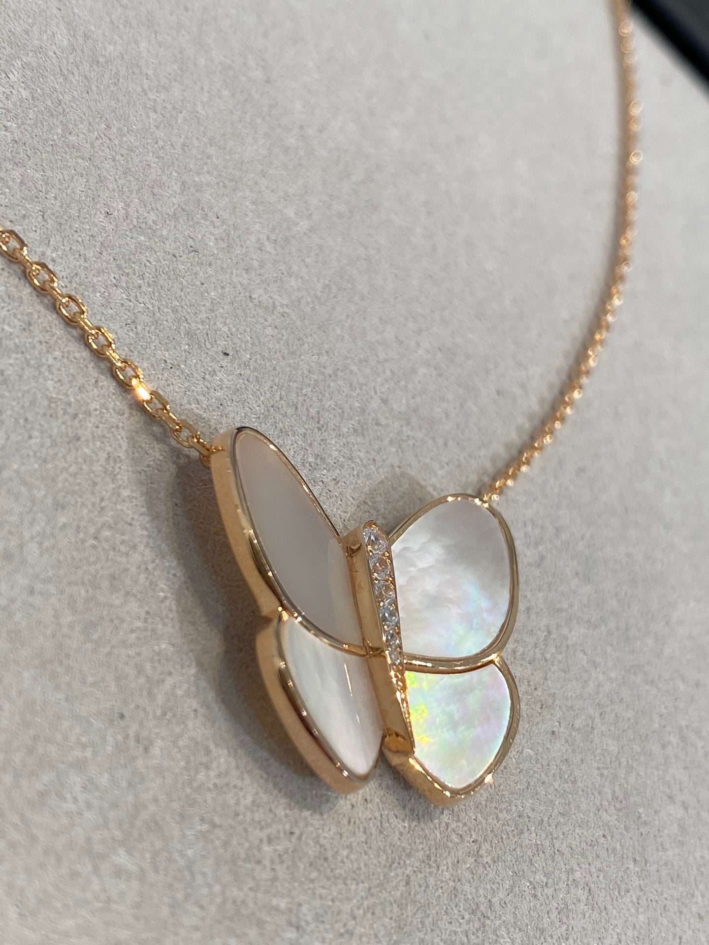 [Clover Jewelry]SCHMETTERLING GOLD MOP DIAMANT HALSKETTE