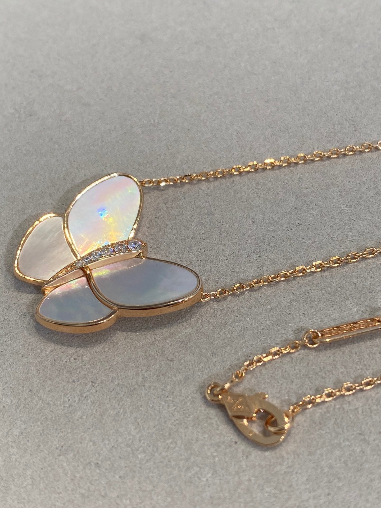 [Clover Jewelry]SCHMETTERLING GOLD MOP DIAMANT HALSKETTE