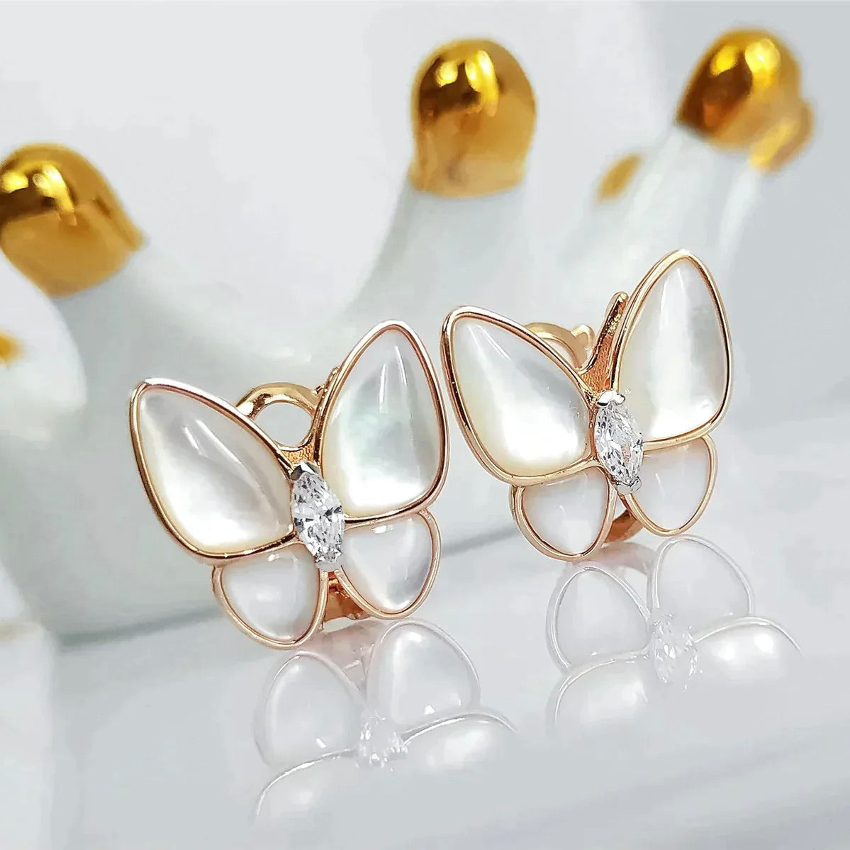 [Clover Jewelery]BUTTERFLY MOP DIAMOND EARRINGS