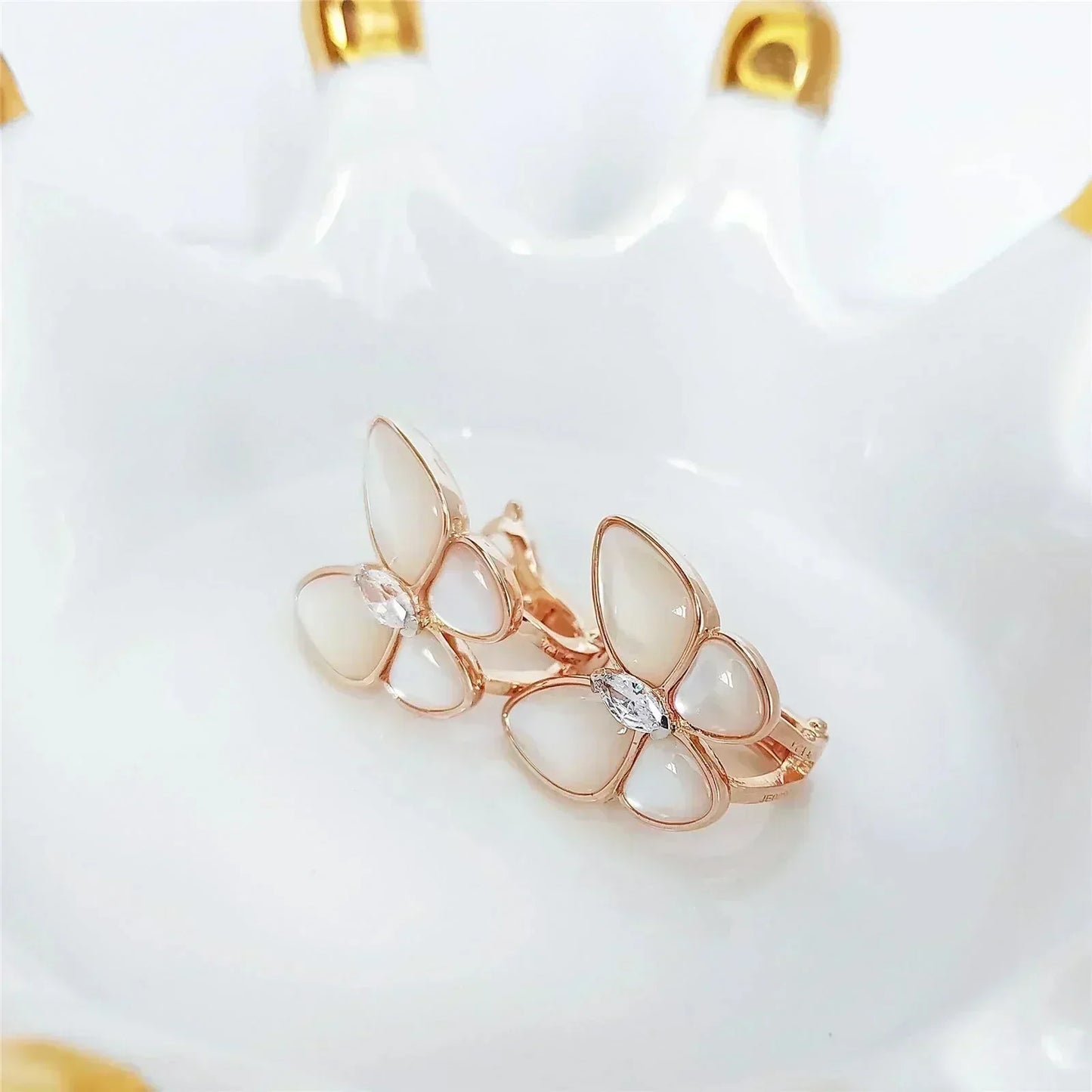 [Clover Jewelery]BUTTERFLY MOP DIAMOND EARRINGS