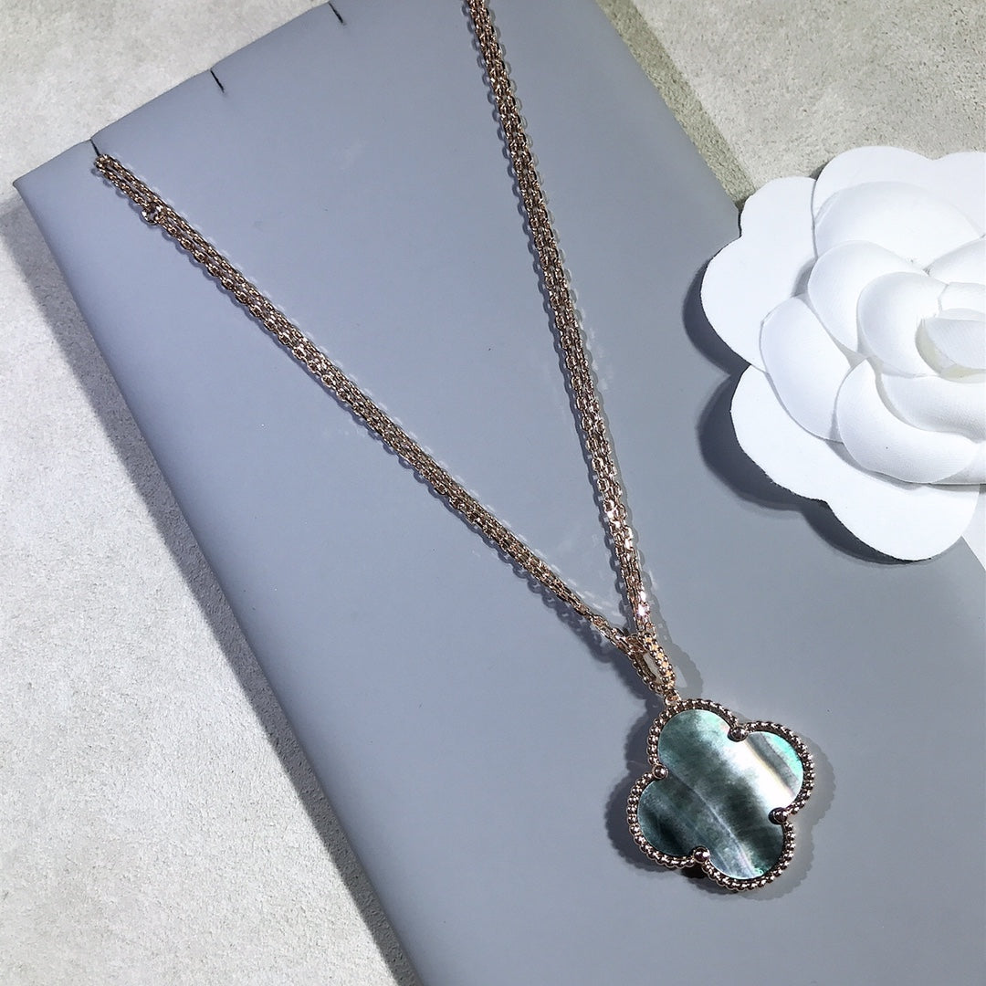 [Clover Jewelry]CLOVER 25MM GOLD DUNKEL MOP GROSSE KLEEB LILIE HALSKETTE