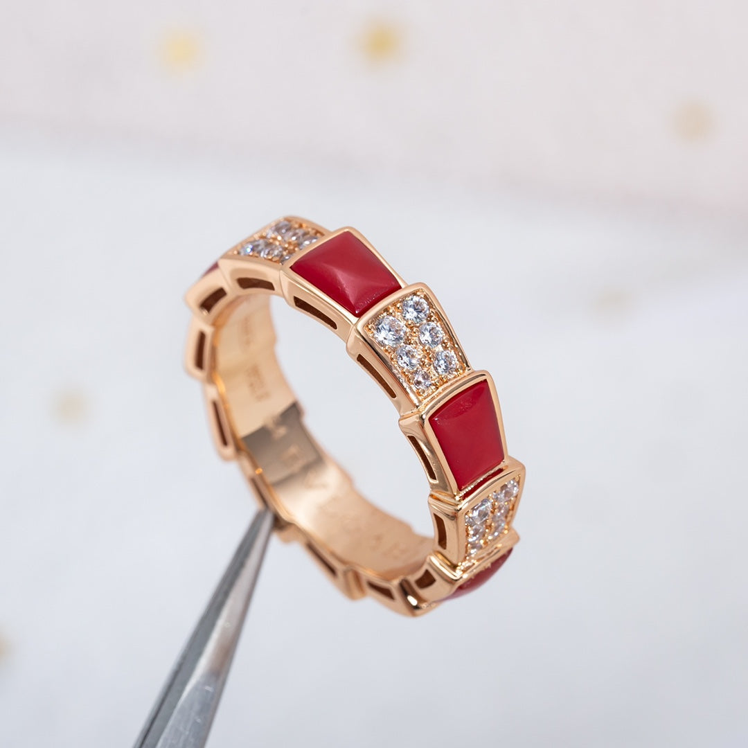 [Clover Jewelery] SERPENTI RING ROTGOLD KARNEOL DIAMANT GEPAVIERT 4MM