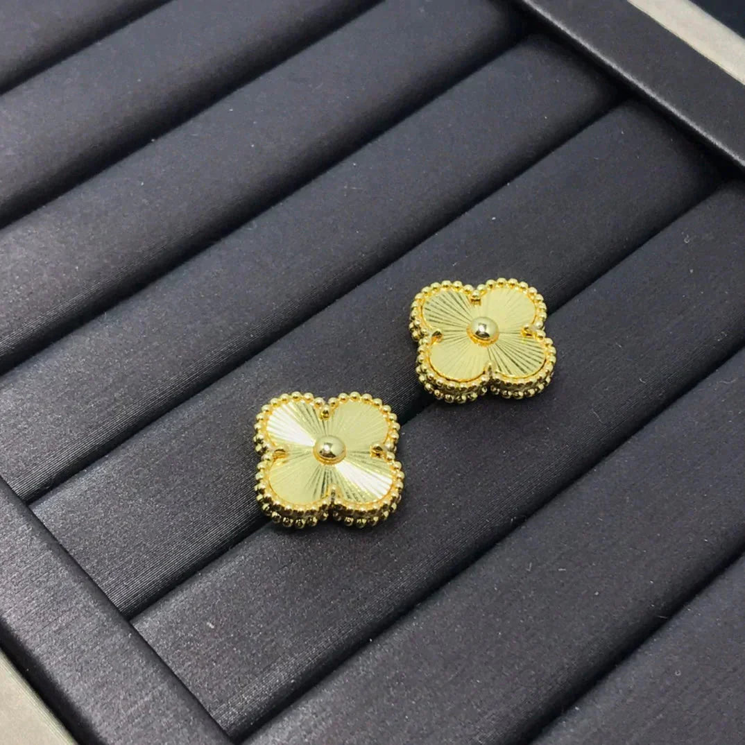 [Clover Jewelery]CLOVER MINI 9.5MM LASER EARRINGS