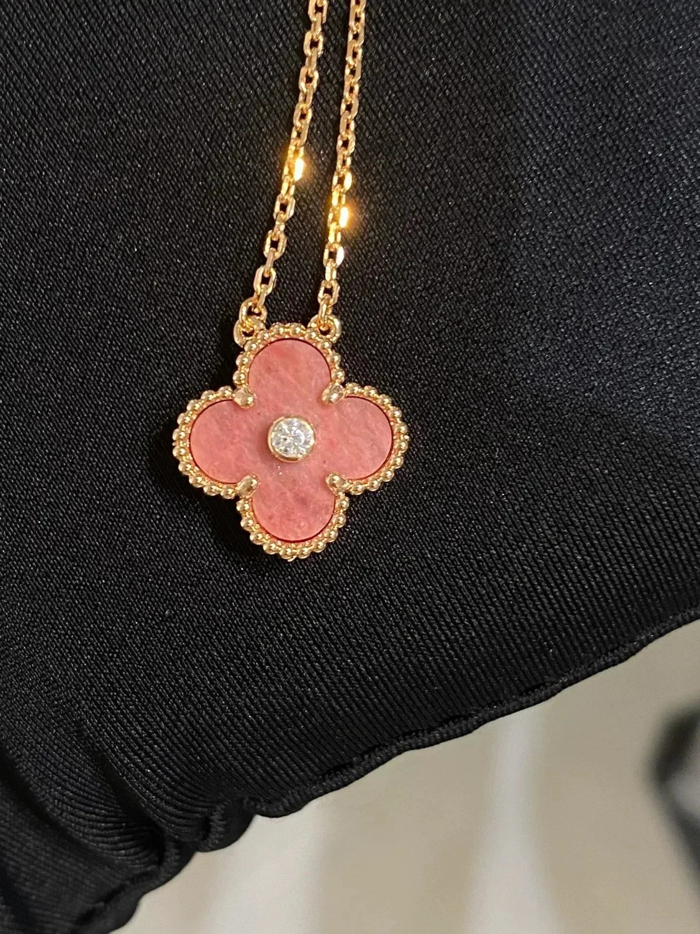 [Clover Jewelery]CLOVER 15MM DIAMOND RHODONITE NECKLACE