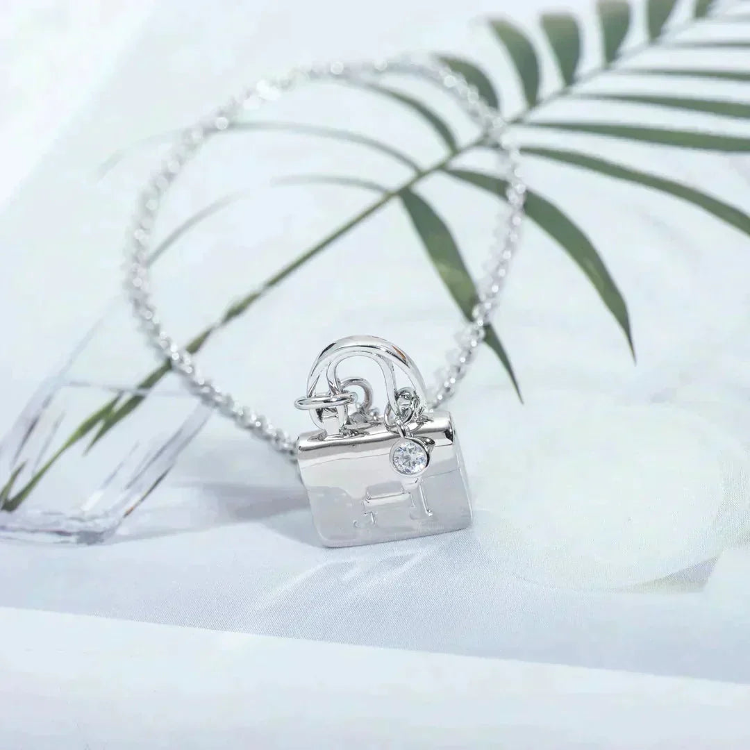 [Clover Jewelery]AMULETTE PEDANT SILVER NECKLACE