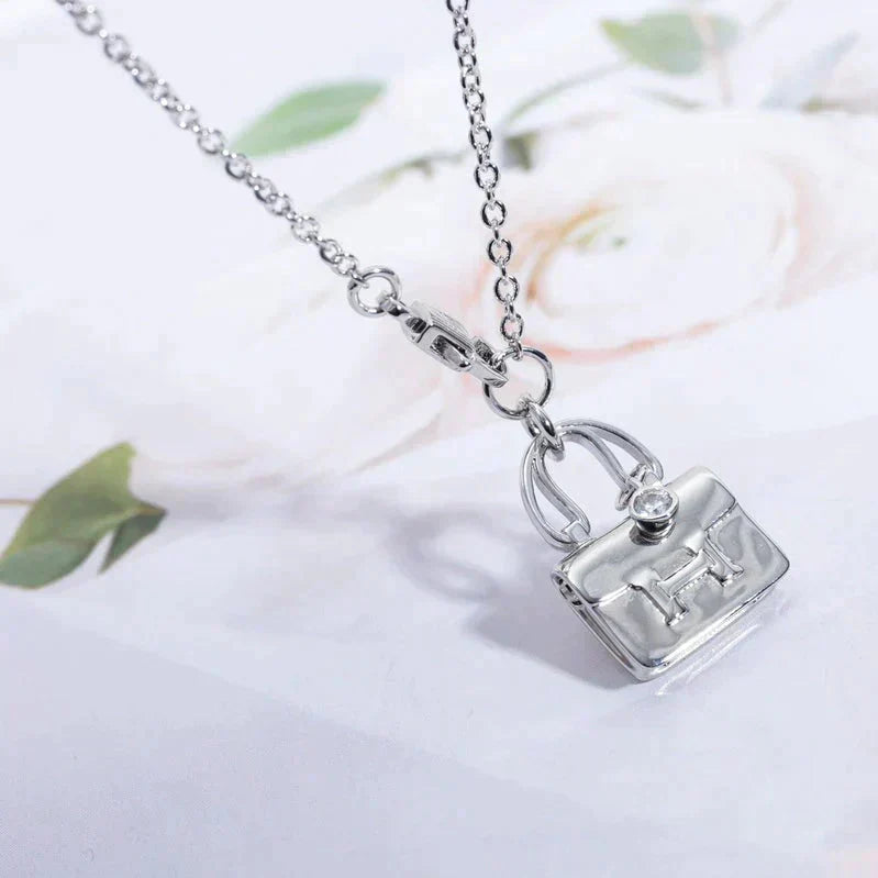 [Clover Jewelery]AMULETTE PEDANT SILVER NECKLACE