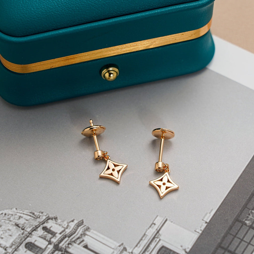[Clover Jewelry]スターイヤリング ゴールド