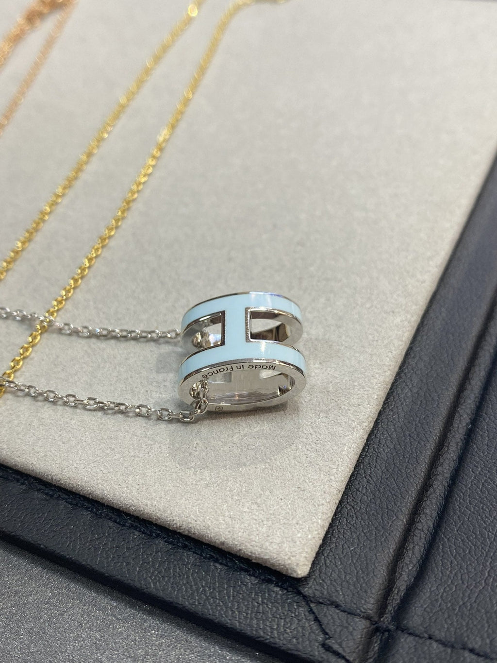 [Clover Jewelry]POP H ライトブルー ネックレス
