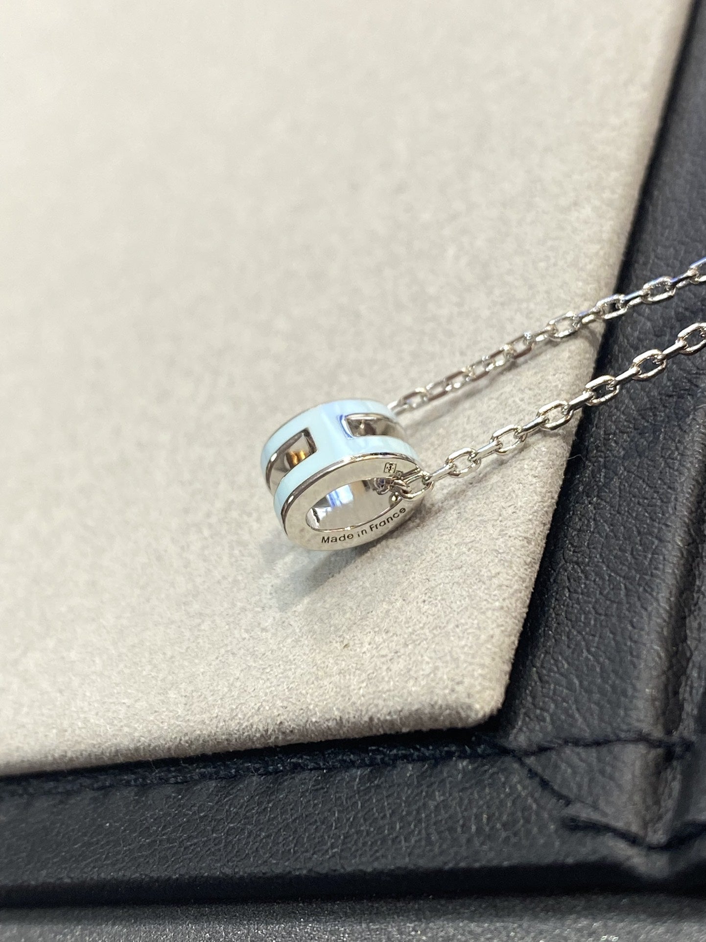 [Clover Jewelery]POP H LIGHT BLUE NECKLACE