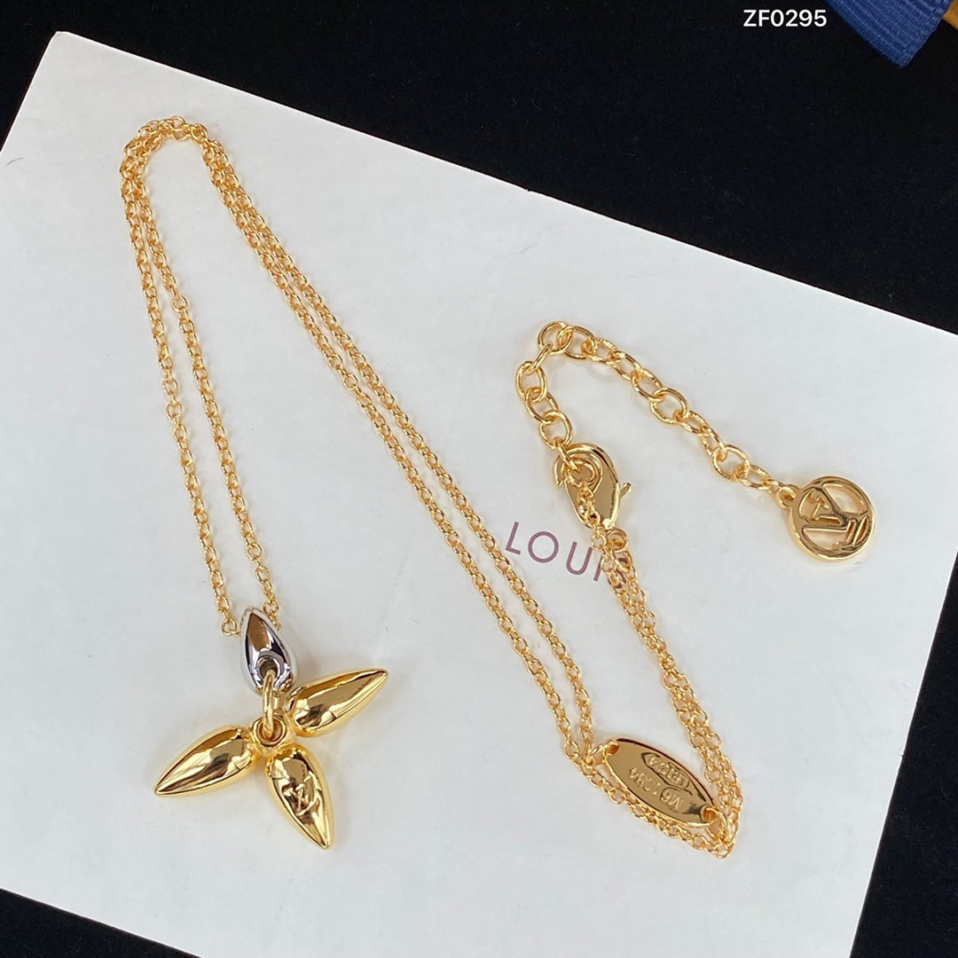 [Clover Jewelery]LOUISETTE PEDANT GOLD NECKLACE