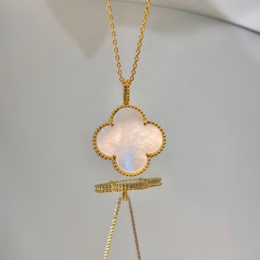 [Clover Jewelery]CLOVER 25MM MOP LARGE PENDANT NECKLACE