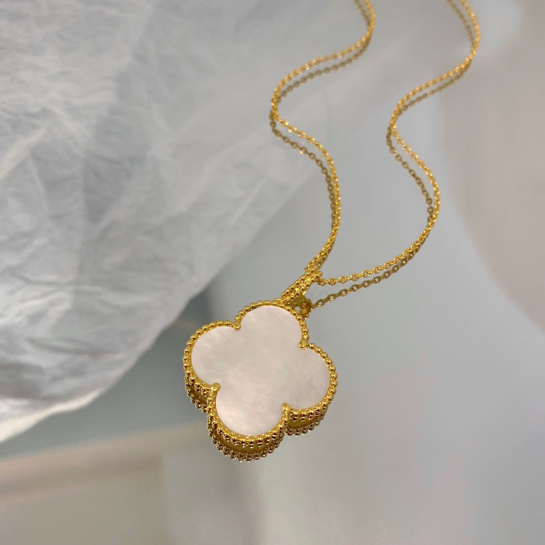 [Clover Jewelery]CLOVER 25MM MOP LARGE PENDANT NECKLACE