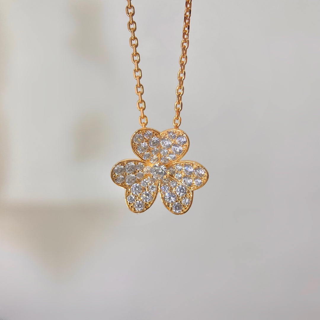 [Kleeblatt Schmuck] BLUMEN DIAMANT HALSKETTE