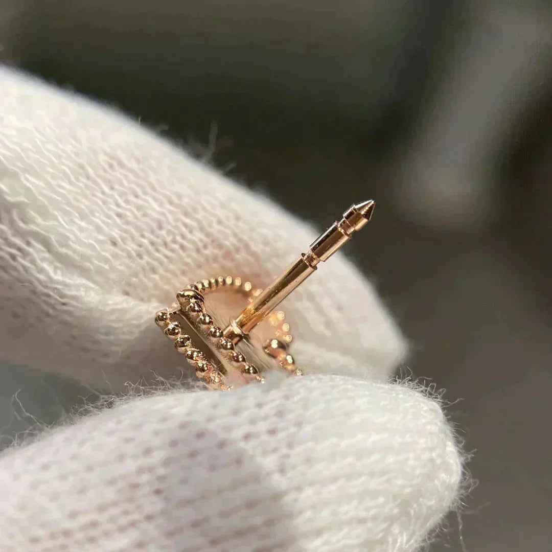 [Clover Jewelery]HEART CARNELIAN STUD EARRINGS