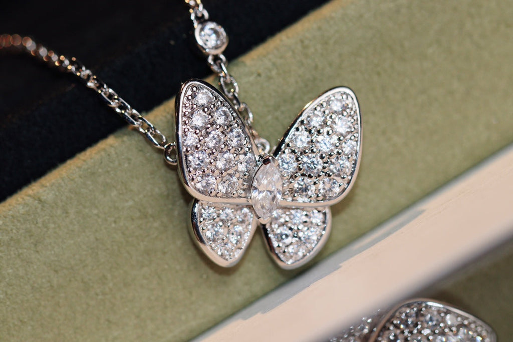 [Clover Jewelry]BUTTERFLY DIAMOND NECKLACE