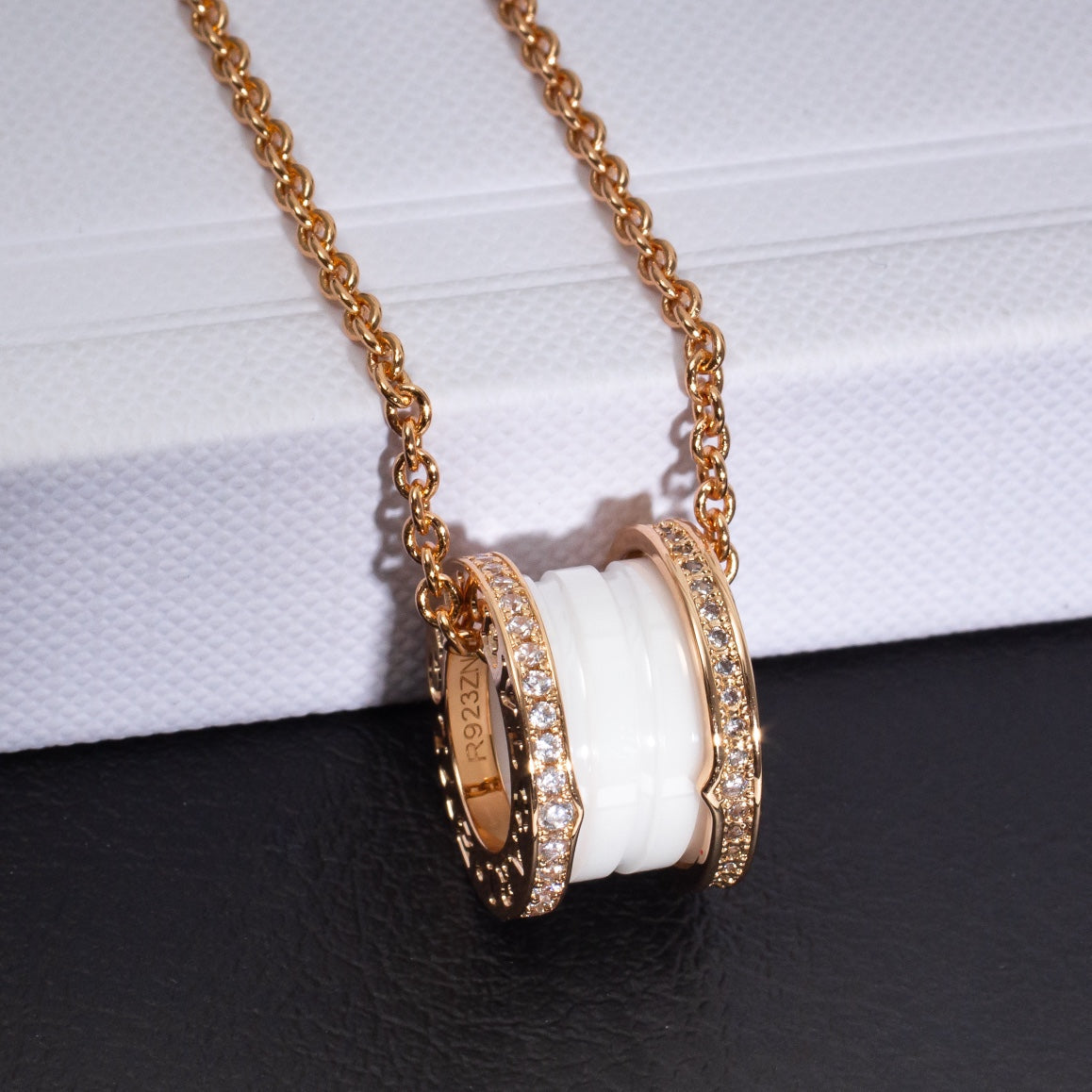 [Clover Jewelery]ZERO 1 WHITE CERAMIC PINK GOLD DIAMOND NECKLACE