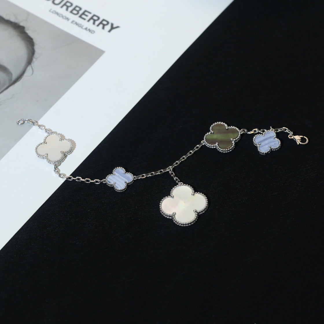 [Clover Jewelery]CLOVER BRACELET 5 MOTIFS MOP CHALCEDONY SILVER