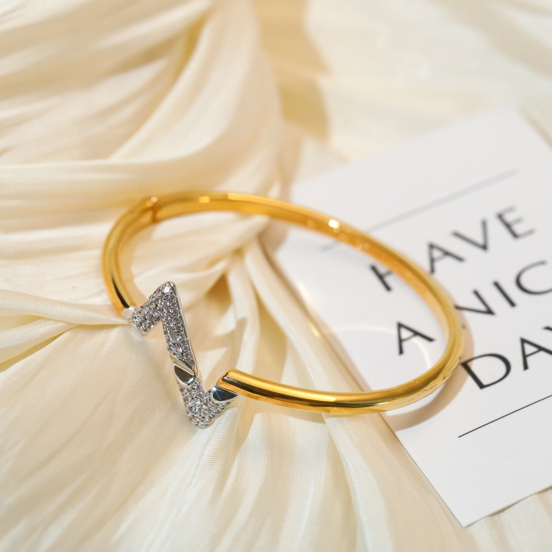 [Clover Jewelry]VOLTE UPSITE DOWN GOLD DIAMOND BRACELET